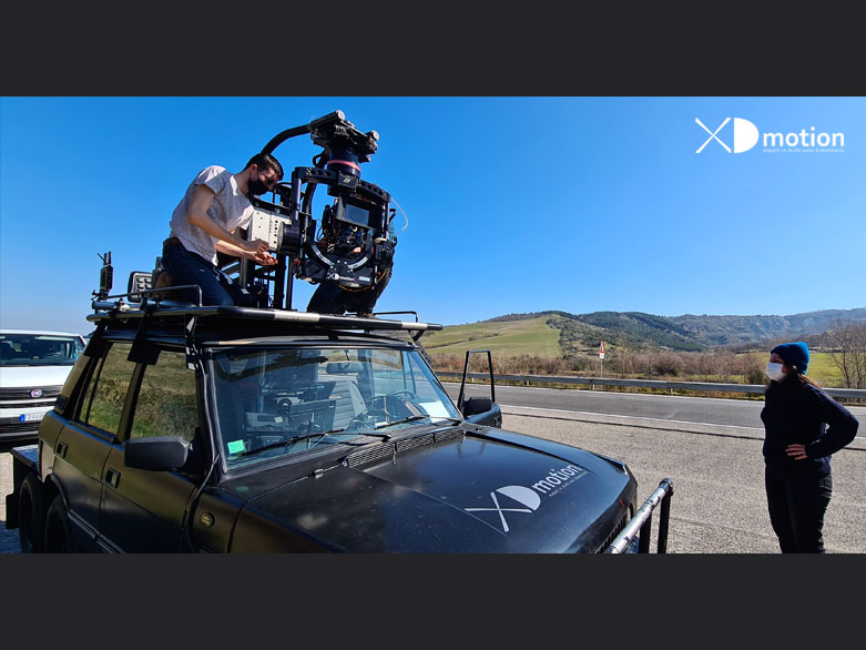 Filminh with our Range Rover crane in Italy