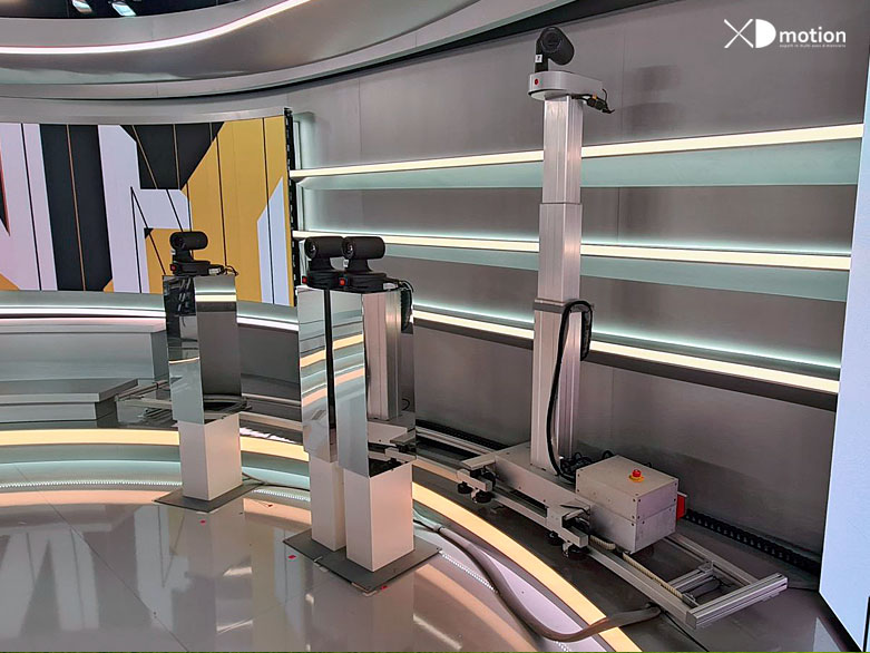 Robotics controlled by IOBOT software for LCI-TF1 new studio in Paris: PTZs on Curve and vertical x Track